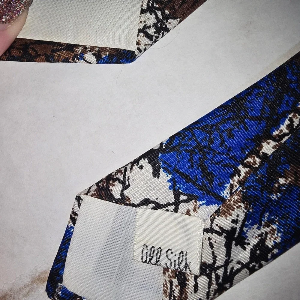 VINTAGE Karoll's Chicago Funky Blue and Brown All Silk Neck Tie‎ NEW
